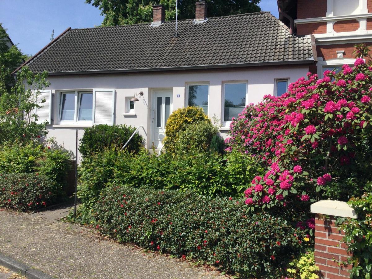 Ferienhaus Us Luett Hus Und Das Zimmer Linde Im Haupthaus Oldemburgo Exterior foto