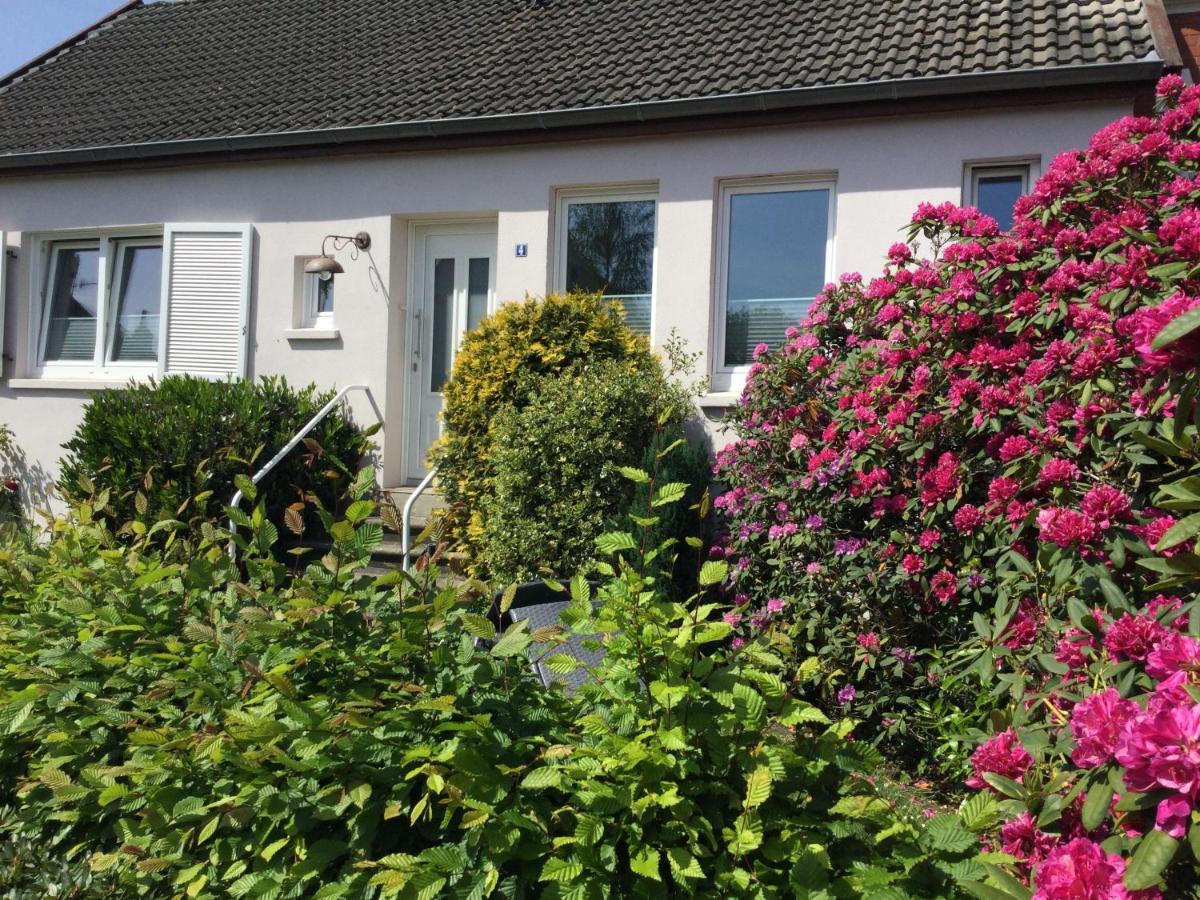 Ferienhaus Us Luett Hus Und Das Zimmer Linde Im Haupthaus Oldemburgo Exterior foto